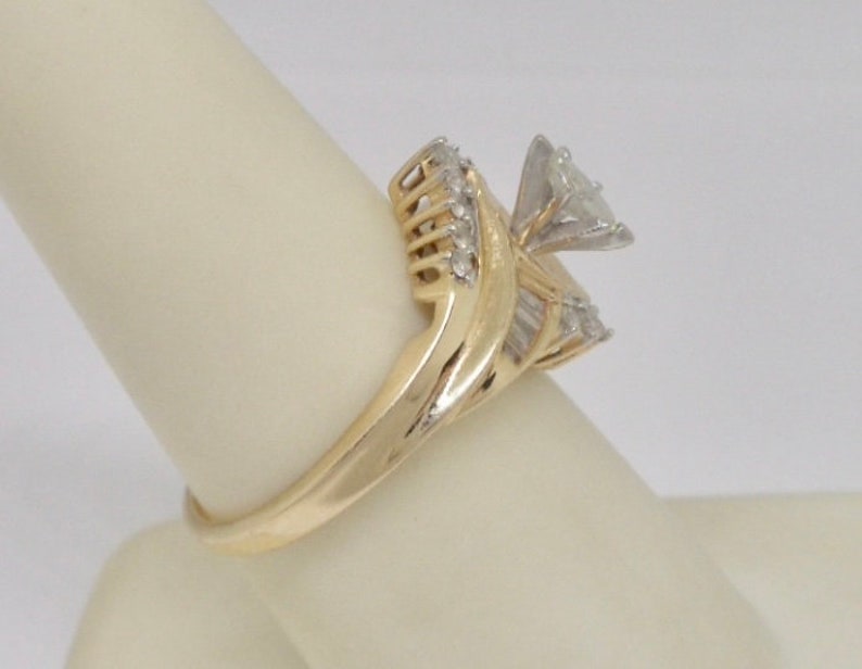 Gorgeous 14K Yellow Gold Natural Marquise Diamond Ring