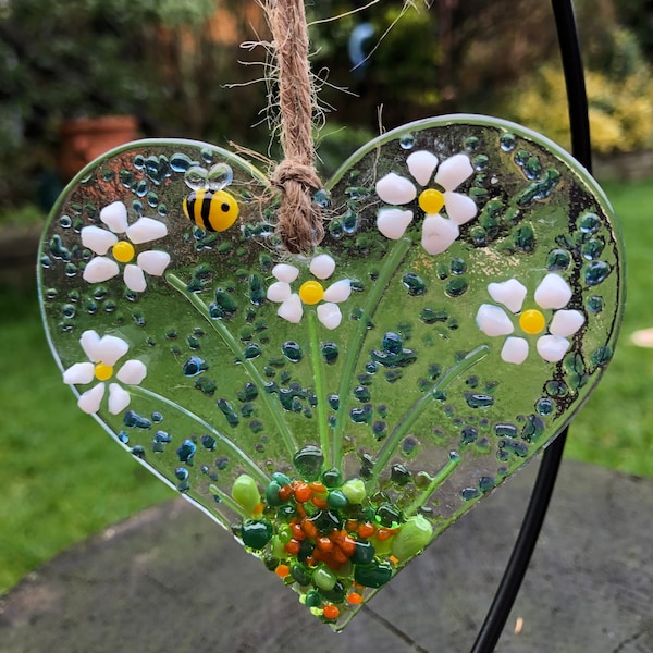 Fused Glass Heart Hanger/Daisy Hearts /Valentines Gift/Mothers day Gift/Special Friend gift/Remembrance hearts/Garden Decoration/Memory gift