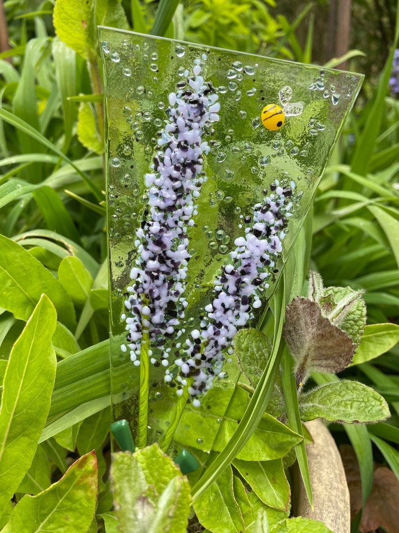 Lavender plant pot stake-Purple/lavender garden art-fused glass garden decor-lovely lavender pot art-gifts for gardeners 