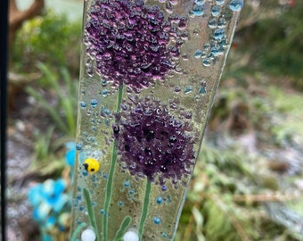 Handmade fused glass Allium suncatcher-Purple Allium hanging decoration-Floral hanging suncatcher/Gifts for garden lovers/Birthday gift idea