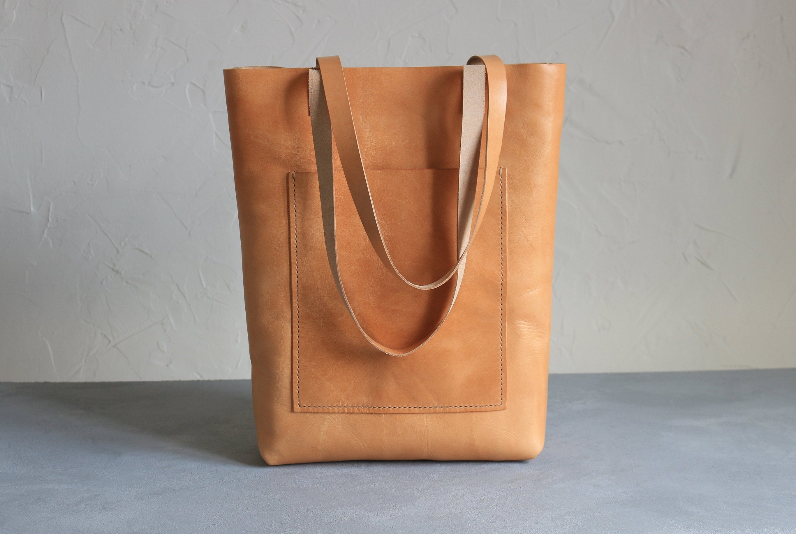 leather tote with pockets