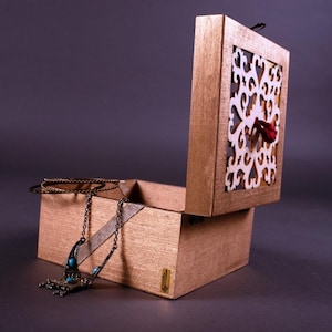 Palestinian Embroidered Wood Box, Wooden Keepsake Boxes, Palestinian Jewelry Box, Folklore Trinket Boxes, Rustic Accent Box
