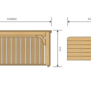 Puede incluir: Un banco de almacenamiento de madera con un frente de listones y una tapa con bisagras. El banco tiene 80 cm de alto y 92 cm de ancho. La parte superior del banco tiene 38 cm de profundidad.