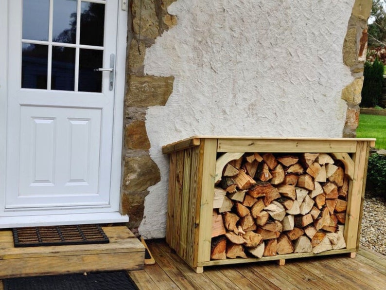 small Log store, white background, with engraving