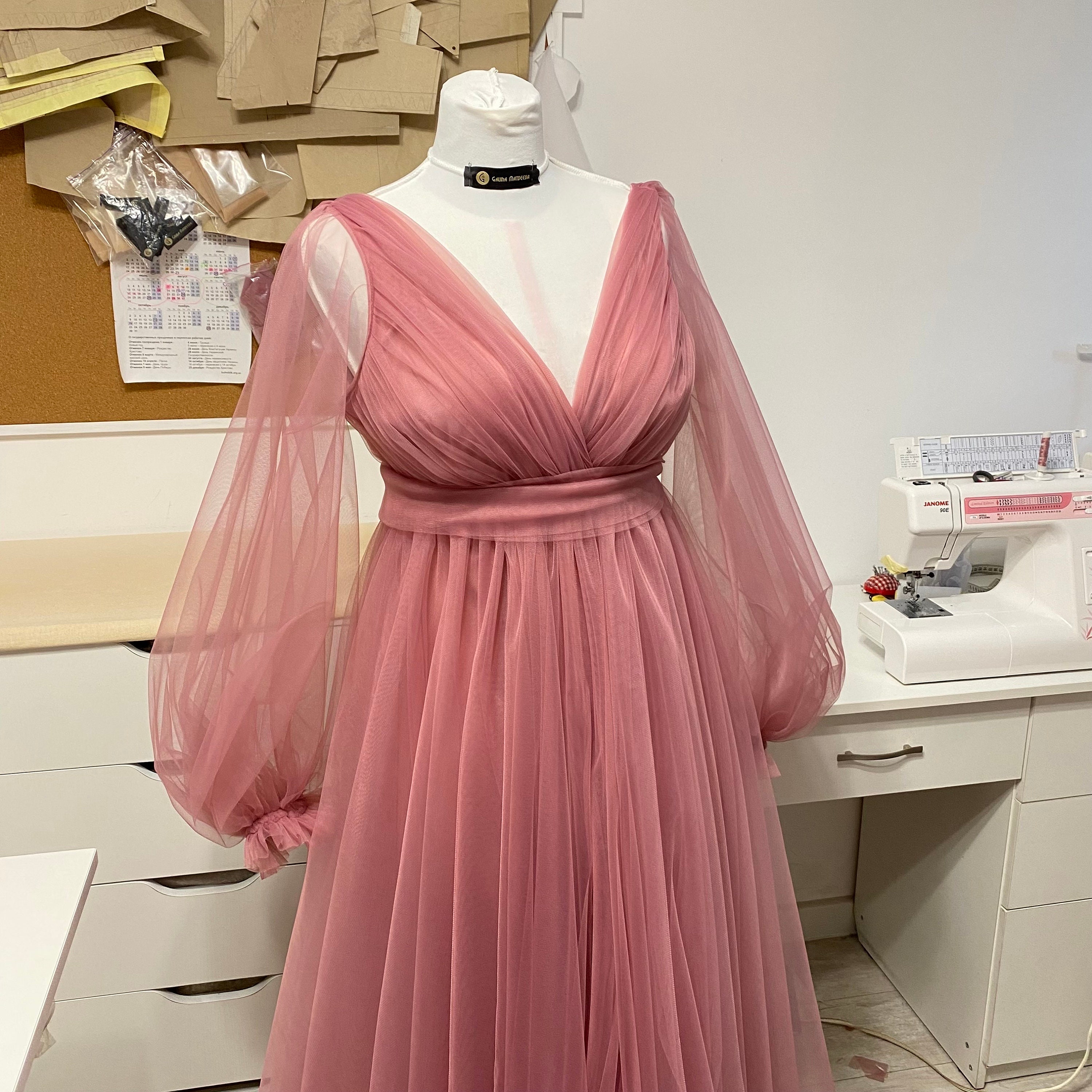 pink fluffy maternity dress Fluffy Lavender Tulle Maternity Robes for Photo Shoot Ruffles Pregnant Dresses