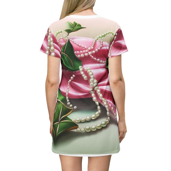 dress that green and pink pearls & Ivy T-Shirt with Sheer sleeves Step into a dream with