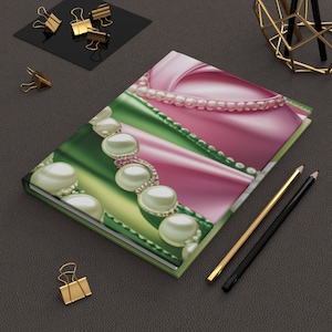 Hardcover Journal Matte Reiseutensilien Geburtstag Urlaub Weihnachten Nachlass AKAversary Geschenk j15 rosa grüne Efeu Perlen j15