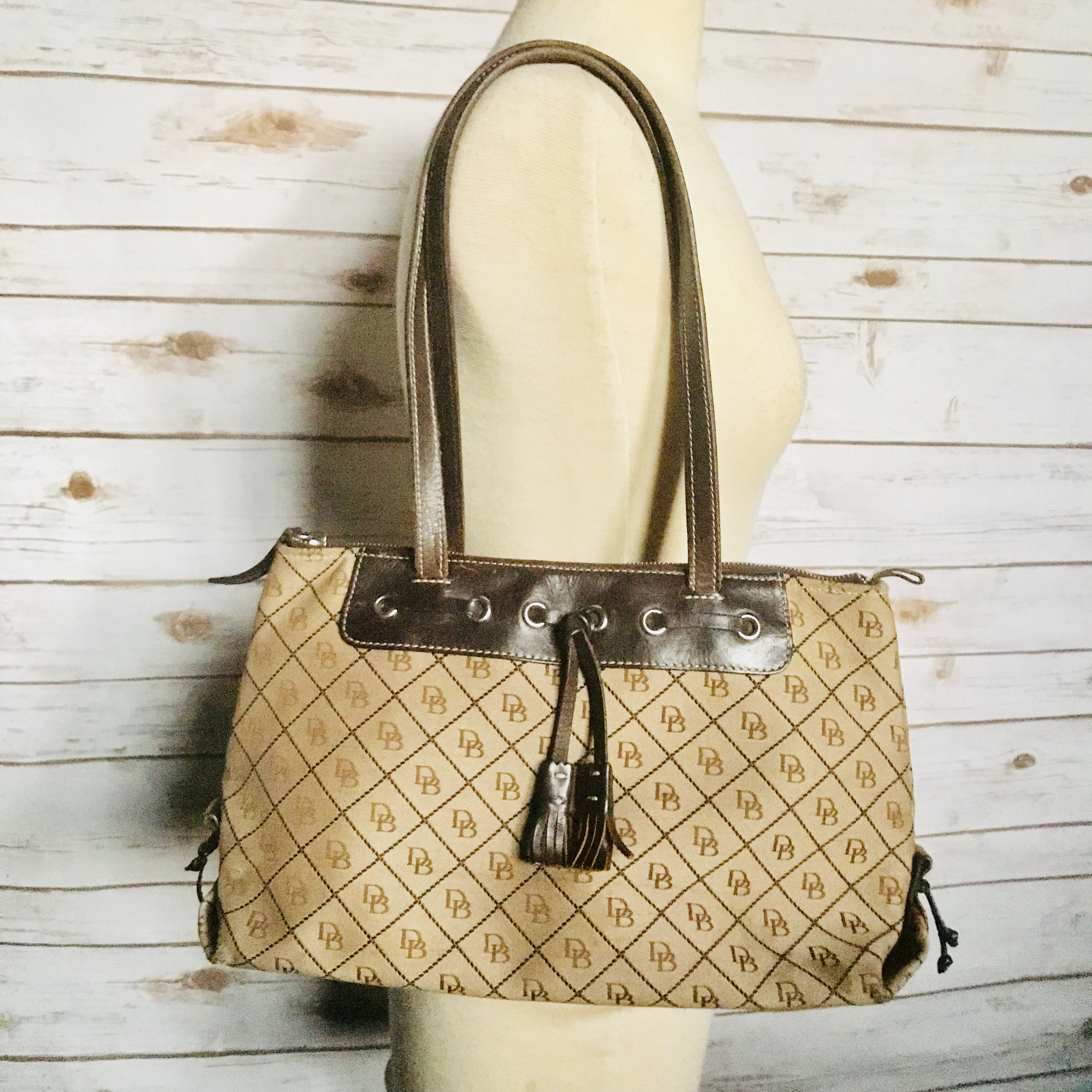 vintage signature dooney and bourke