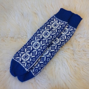 Polish Roses Socks Knitting Pattern