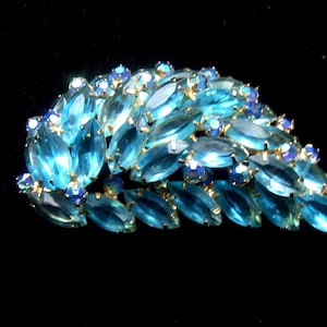 Large Vintage Juliana Rhinestone Pin/Brooch