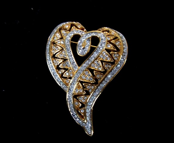 Beautiful Vintage Rhinestone Heart Pin/Brooch - image 3