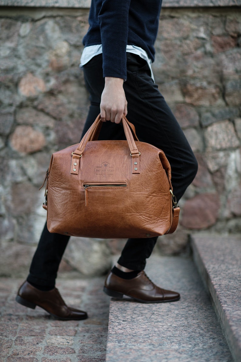 Leather duffle bag for weekend travels image 4