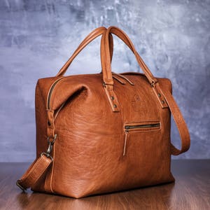 Leather duffle bag for weekend travels image 1