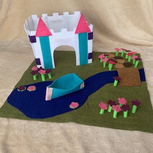 Princess Doll Play Mat, Pretend Animal World, Felt Little Animal Playscape, Fairytale Toy, Gift for Girl, Birthday Gift, Montessori Playset image 1