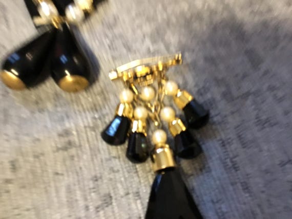 vintage 1980s brooch and clip on earrings