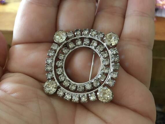 Vintage 1950s paste stone brooch