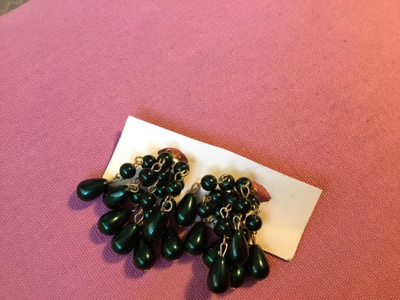 vintage hong kong waterfall clip on earrings emerald green color