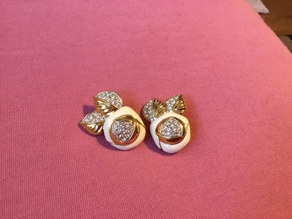 vintage floral 1980s style clip on earrings cream enamel with diamontes