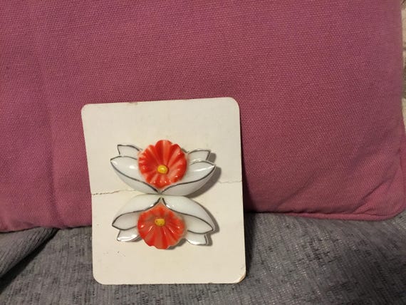vintage 1960s ish era czech belt scarf or dress clip porcelain type material