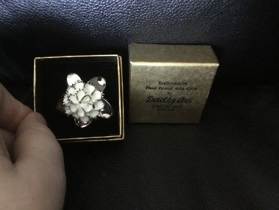 Dorothy ann fine bone china brooch boxed 1950s era vintage
