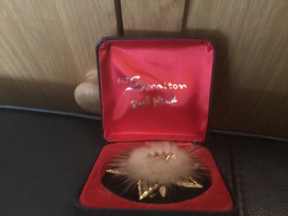 Vintage 140s 50s era real mink brooch stratton boxed