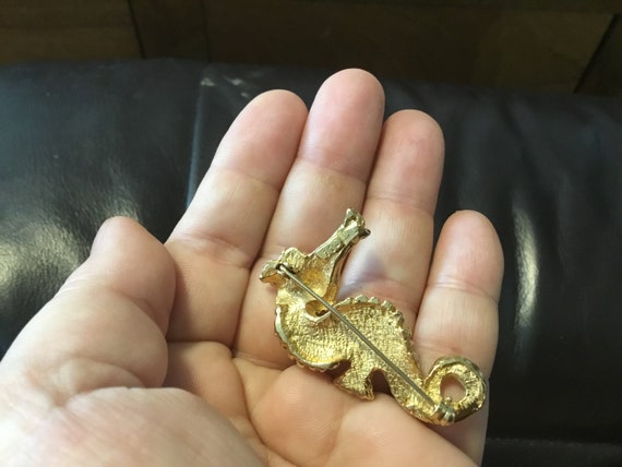 Vintage goldtone sea horse brooch approx 1970s ish