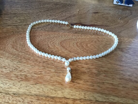 Vintage 80s ish faux pearl necklace 10 inch included drop