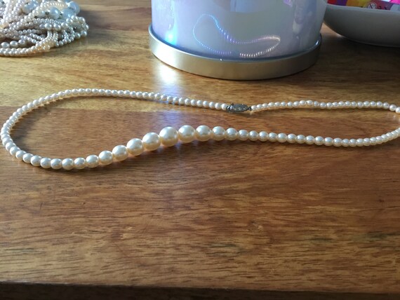 Vintage faux pearl necklace 11 inch fastened