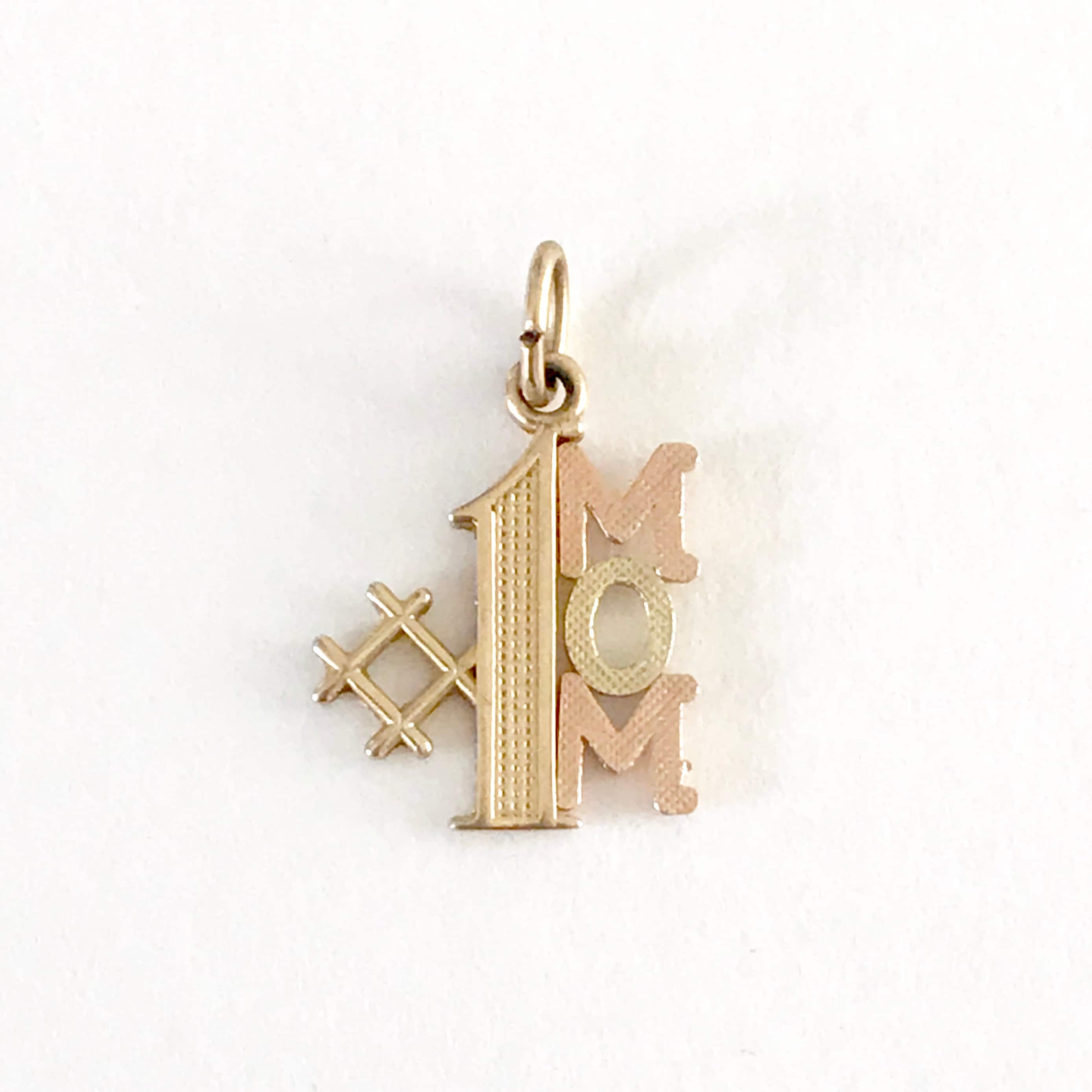 10k Yellow Gold Best Mom Pendant