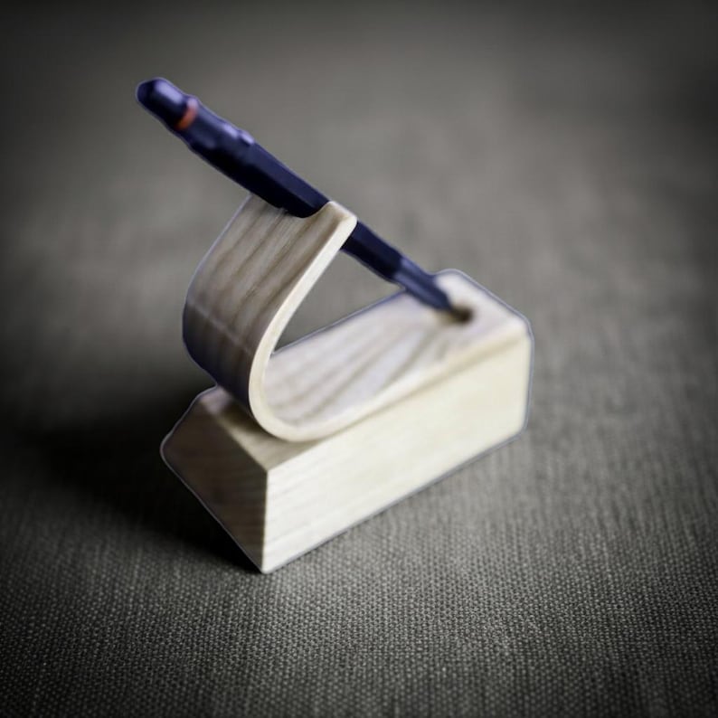 Expositor de lujo para bolígrafos de madera: accesorio de escritorio de madera de fresno americano imagen 1