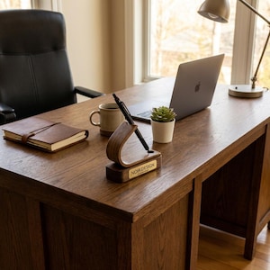 wooden pen stand