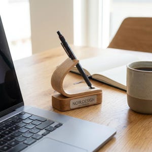 oak pen stand