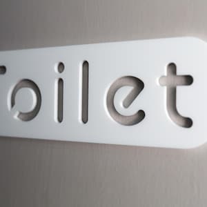 Elegant waterdicht wit acryl toiletbord met minimalistisch ontwerp