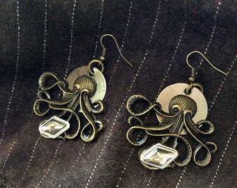 Steampunk #octopus #earrings #steamartist #steamstyle #steamearrings