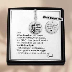 Christian Dad Keychain von Tochter oder Sohn, Lion Cross Keychain mit Nachrichtenkarte, auf Glauben basierendes Geschenk für den Vatertag, Custom Back Gravur