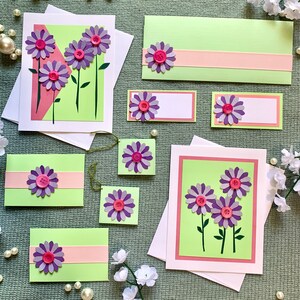 Coffret cadeau avec fleurs violettes