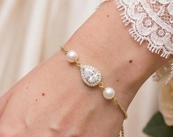 Pearl Bracelet with Diamond,Gold Leaf Diamond Bracelet,Dainty Pearl Bracelet,Bridal Bracelet,Bridesmaid Gifts,Pearl Jewelry Set