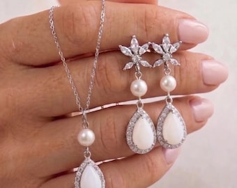 White Pearl Drop Earrings necklace , Bridal Jewelry, Bridesmaid Gift