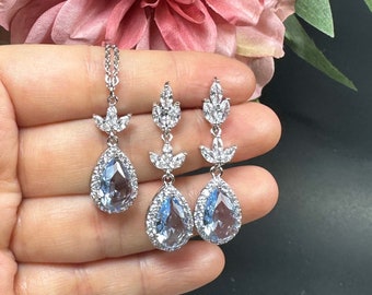 Crystal Earrings Bridal Earrings Drop Wedding Bridal Jewelry set Bridesmaids Earrings dusty light blue something blue silver 3 leaf Earring