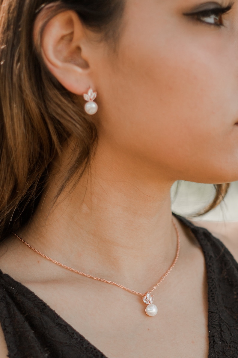 Fresh water pearl Personalized rose Gold Bridesmaid Gift Set Bridesmaid Earrings bracelet Bridesmaid Jewelry Bridal Jewelry Bridesmaid