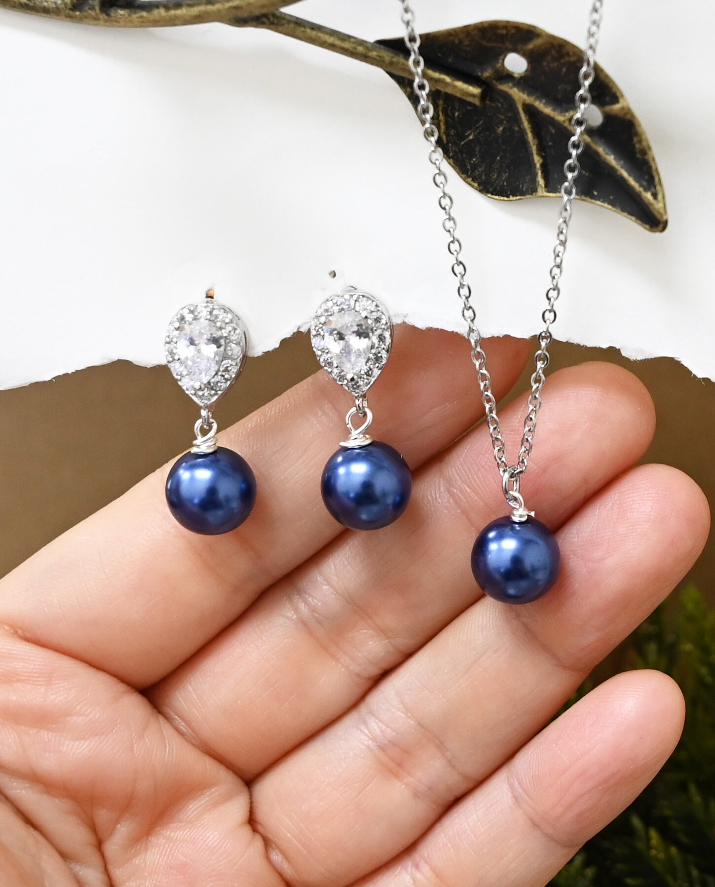 Navy 2024 pearl necklace