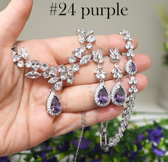 matching jewelry for purple dress What color accessories? : r/Weddingattireapproval