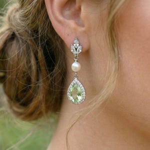 Light Green Pearl Earrings, Bridesmaid Jewelry, Bridal Wedding 3leaf