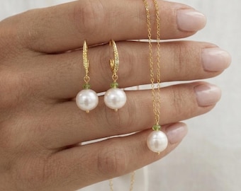 August birthstone green peridot ,Fresh water Pearl Drop Earrings,  Bridal Jewelry, Bridesmaid Gift