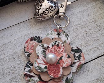 Chaveiro de couro em formato de flor, pingente para bolsa de verão, acessório para bolsa com flores em camadas, pingente para bolsa de couro