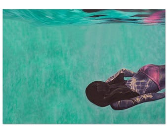 Türkis Unterwasser Kunstdruck | Schwimmende Figur im ruhigen Wasser | Unter der Oberfläche