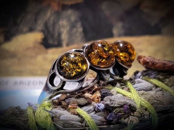 Green Amber & silver ring - image 2