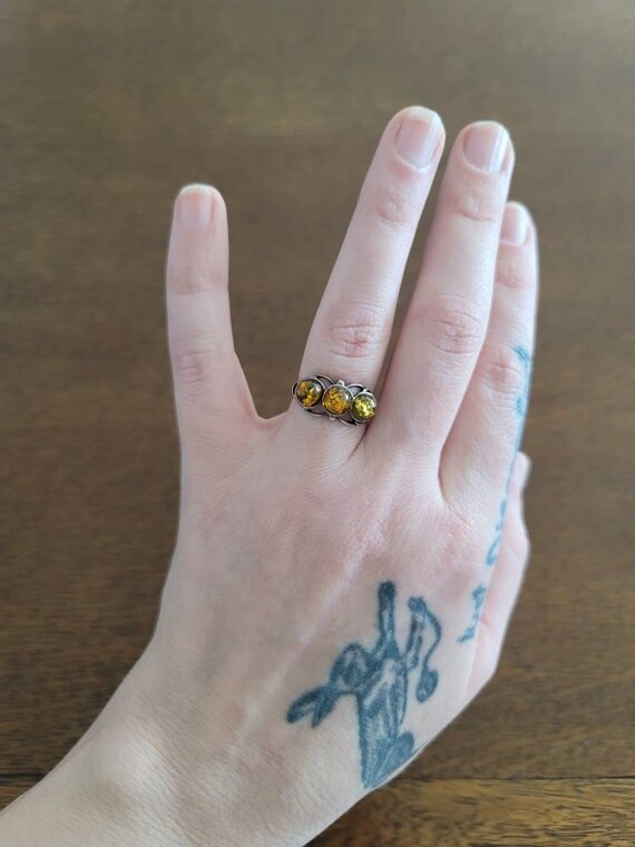 Green Amber & silver ring - image 9