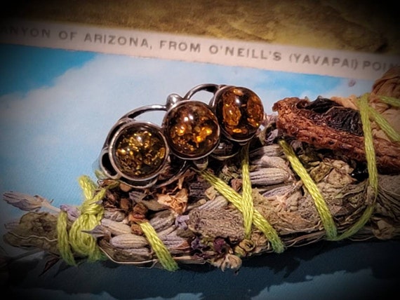 Green Amber & silver ring - image 3