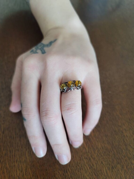 Green Amber & silver ring - image 7